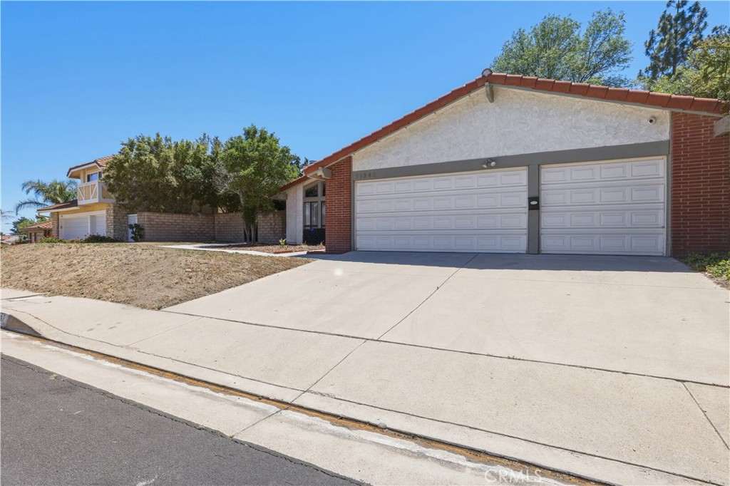 11841 Laughton Way Property Photo 3