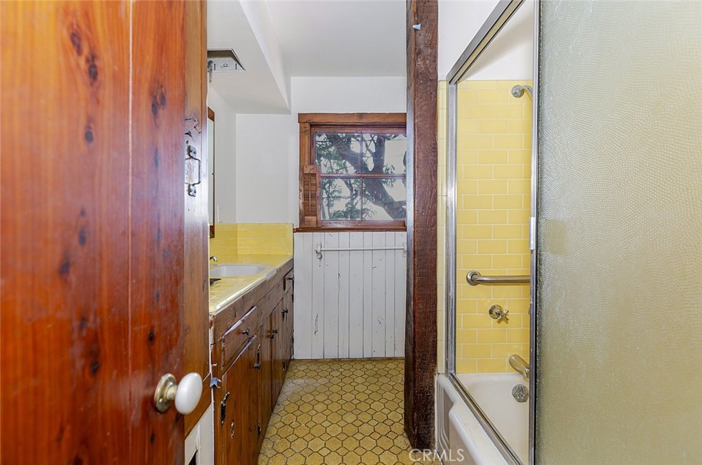 3852 Eureka Drive Property Photo 23