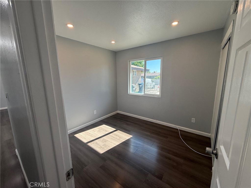 43051 Yew Street Property Photo 6