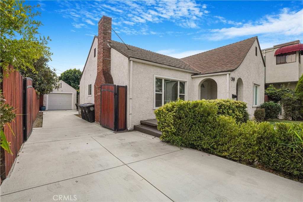 568 South Street Property Photo 8