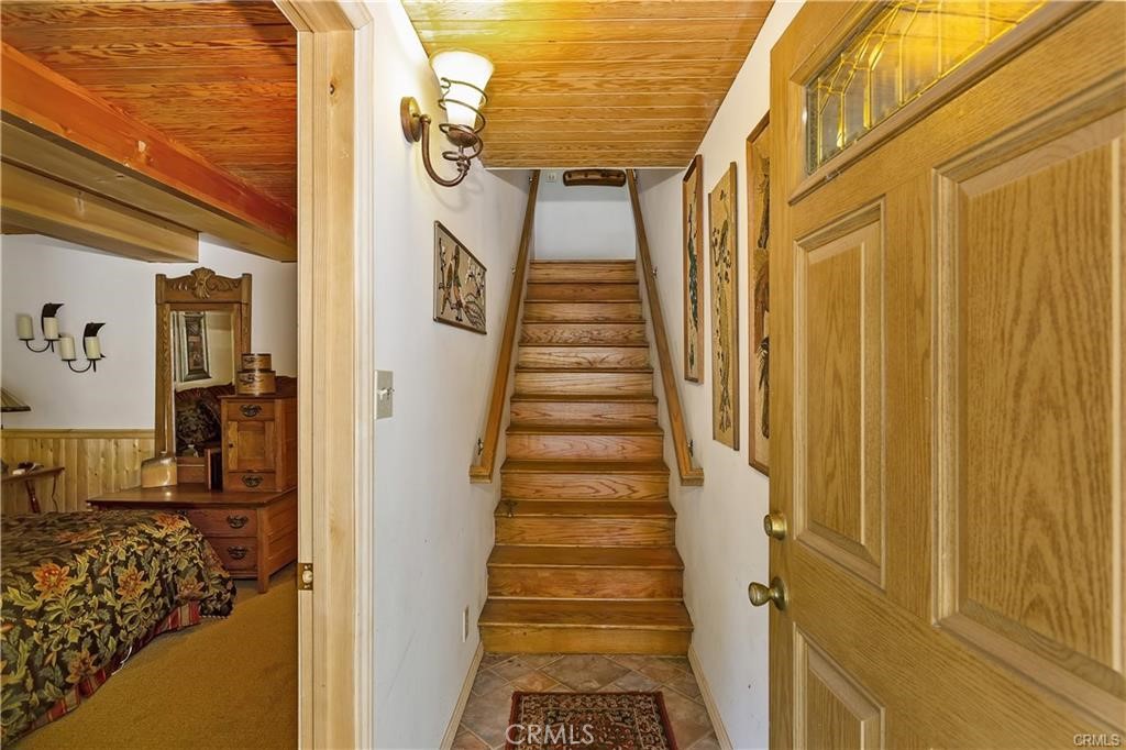 558 Beechnut Property Photo 5