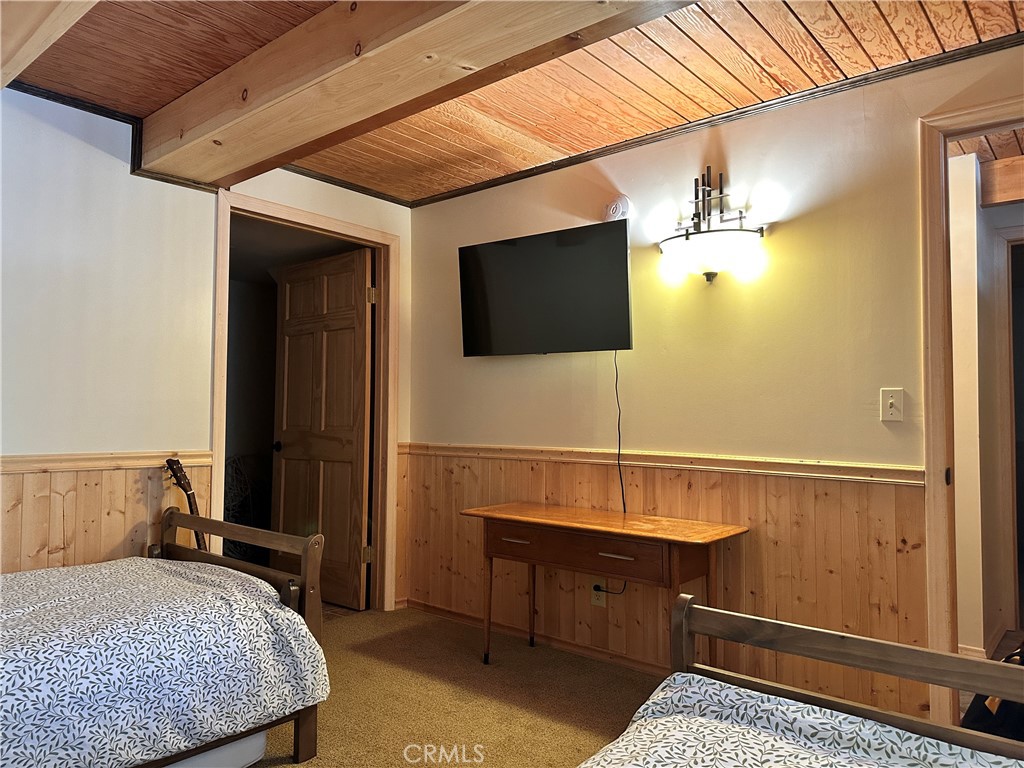 558 Beechnut Property Photo 7