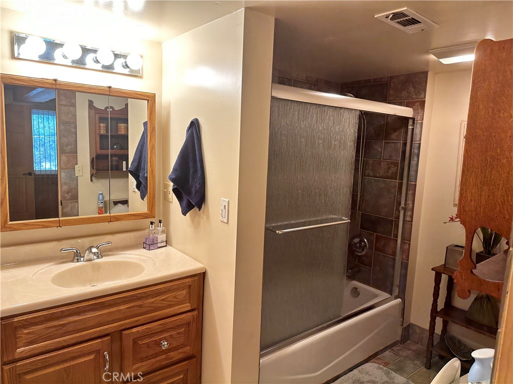 558 Beechnut Property Photo 9