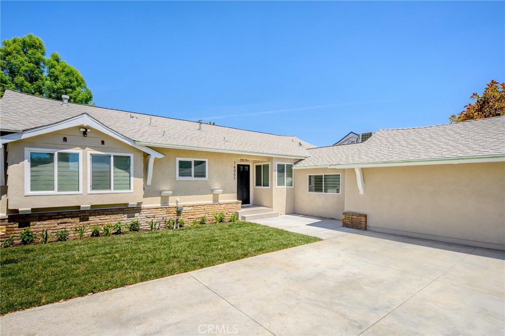 16057 Knapp Property Photo 2