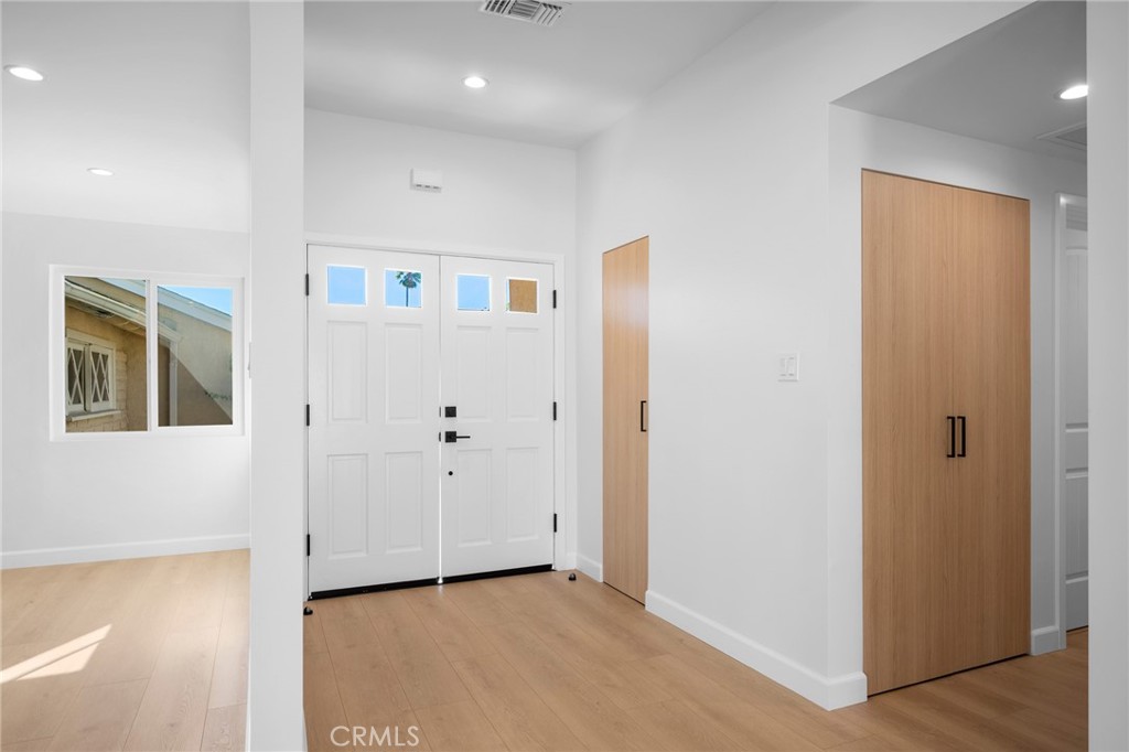 16057 Knapp Property Photo 4