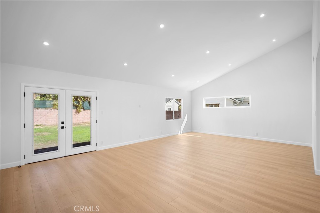 16057 Knapp Property Photo 5