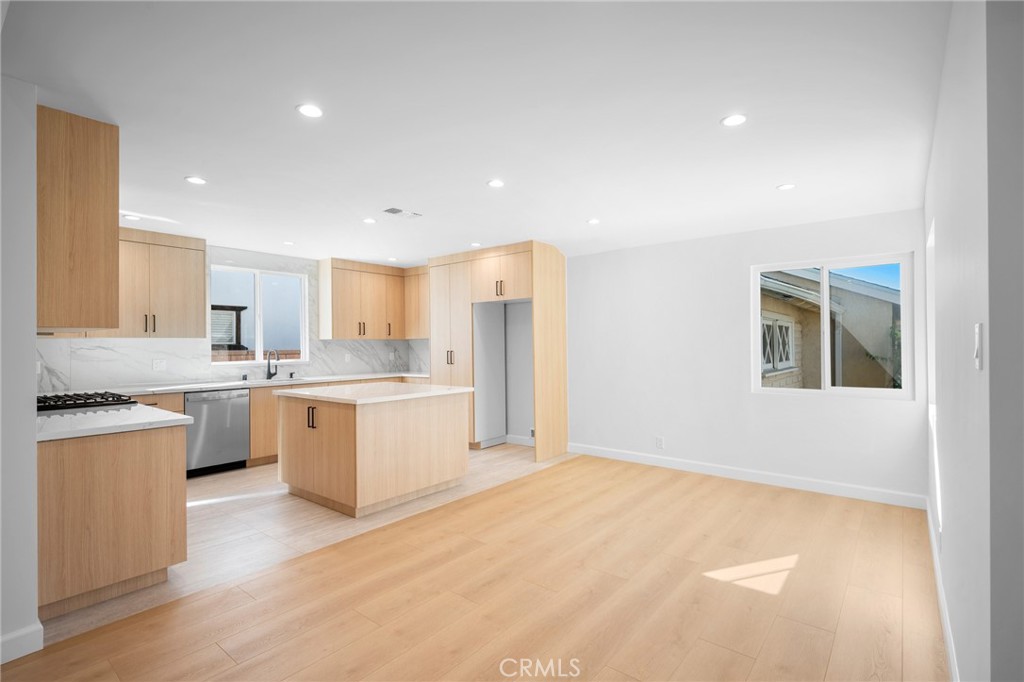 16057 Knapp Property Photo 9