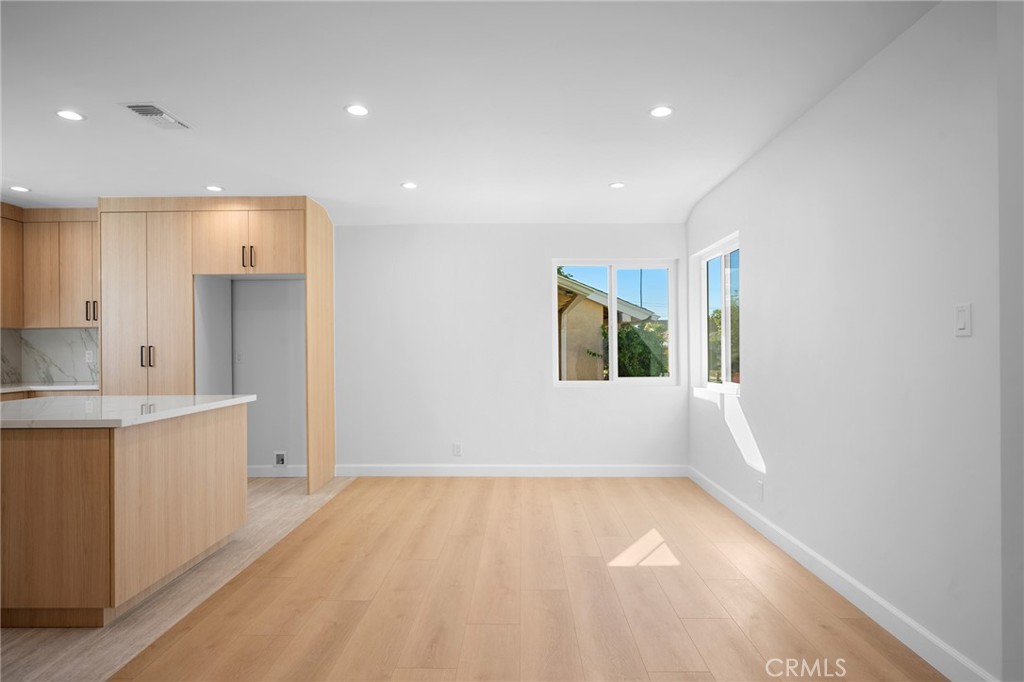 16057 Knapp Property Photo 10