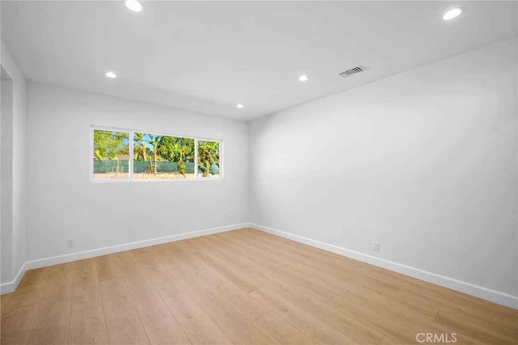 16057 Knapp Property Photo 15