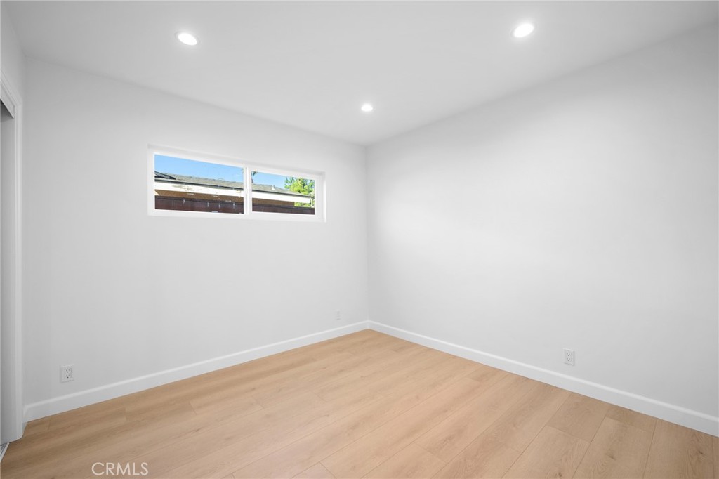 16057 Knapp Property Photo 19