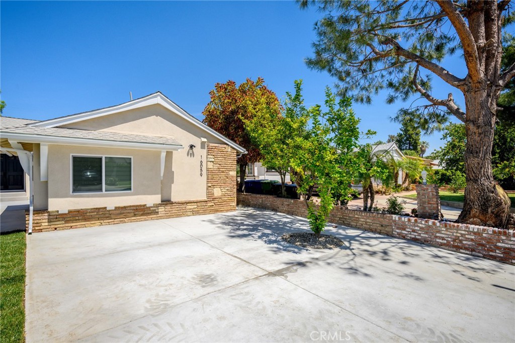 16057 Knapp Property Photo 27