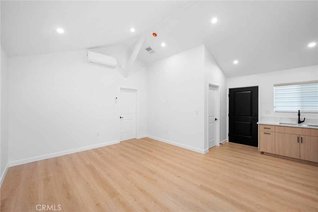 16057 Knapp Property Photo 33