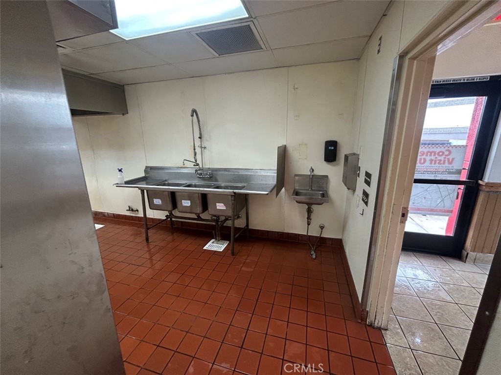 11550 Whittier Property Photo 38
