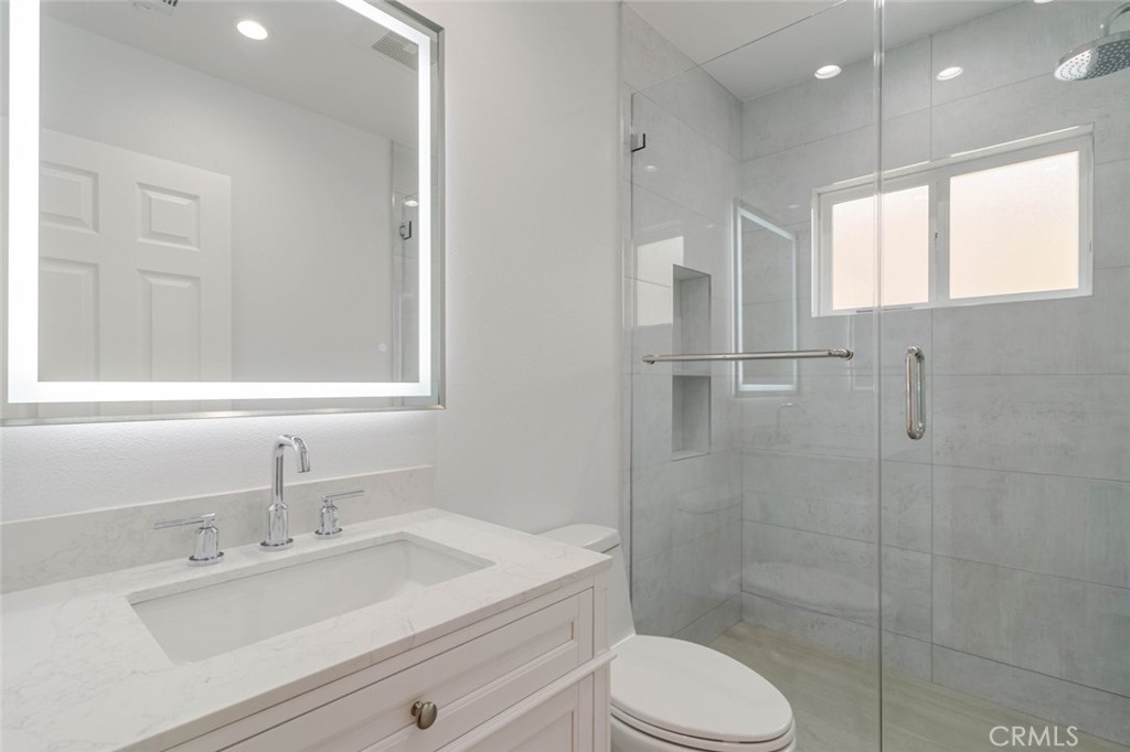 323 N Louise C Property Photo 14