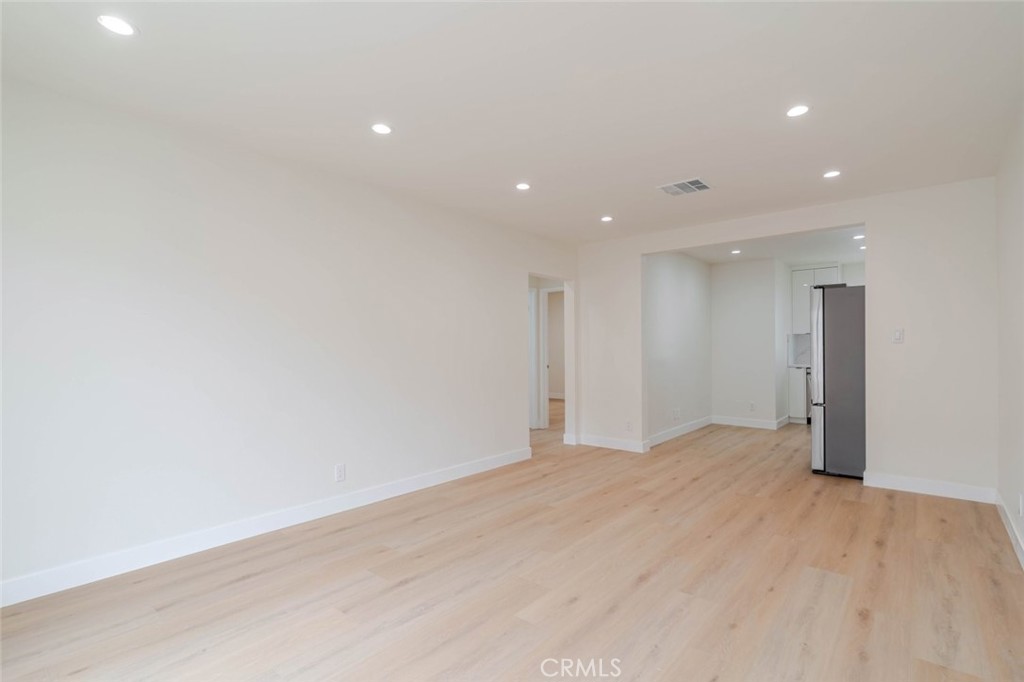323 N Louise Street F Property Photo 3