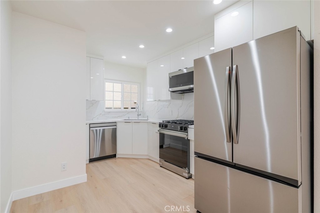 323 N Louise Street F Property Photo 6