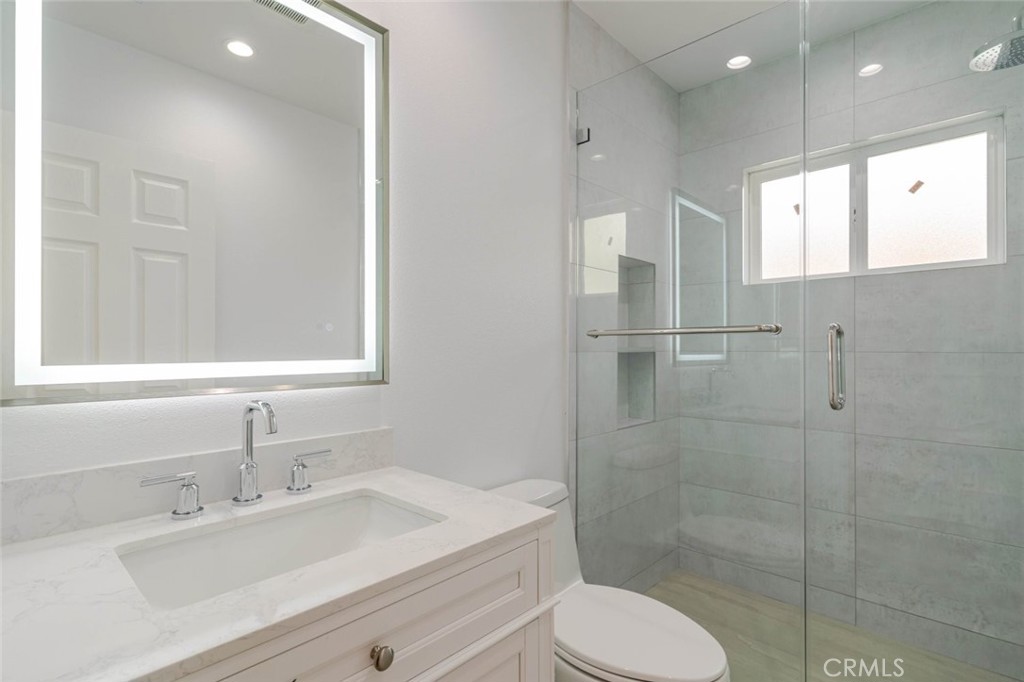 323 N Louise Street F Property Photo 14