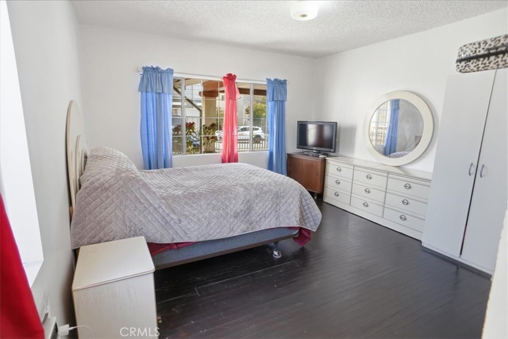 1257 1/2 N New Hampshire Property Photo 9