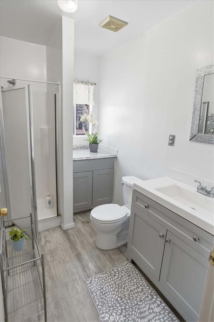 1257 1/2 N New Hampshire Property Photo 14