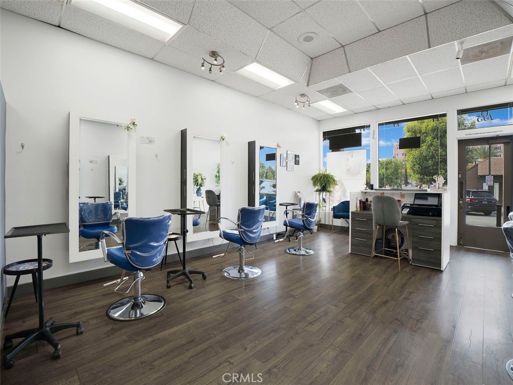 135 W California Boulevard Property Photo 7