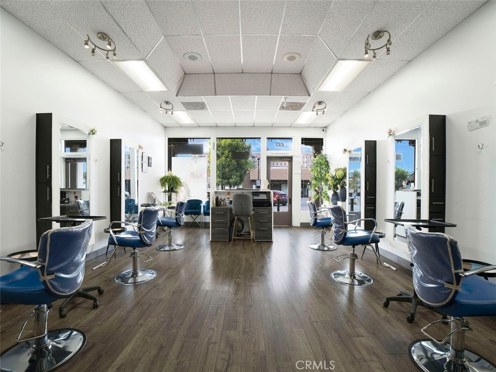 135 W California Boulevard Property Photo 9