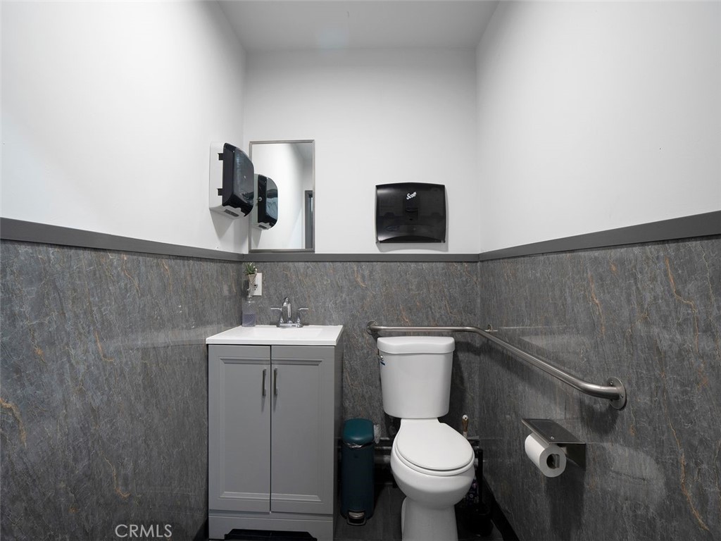 135 W California Boulevard Property Photo 16