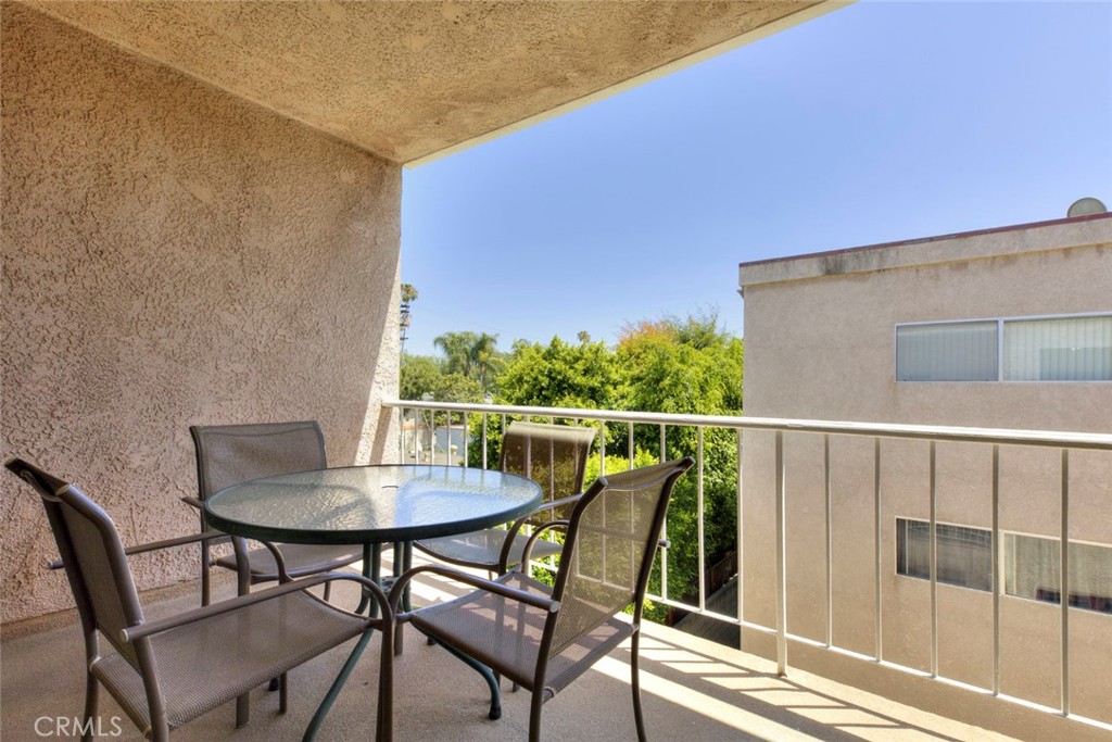 4487 Colbath 309 Property Photo 5