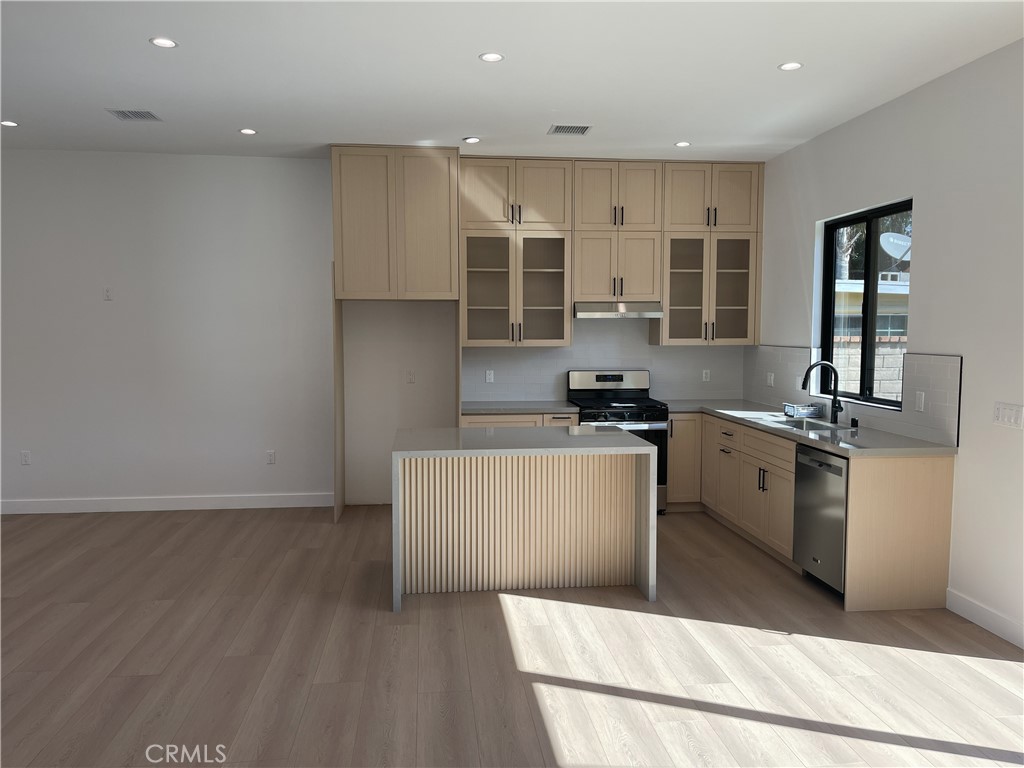 9626 Stonehurst Avenue Property Photo 3
