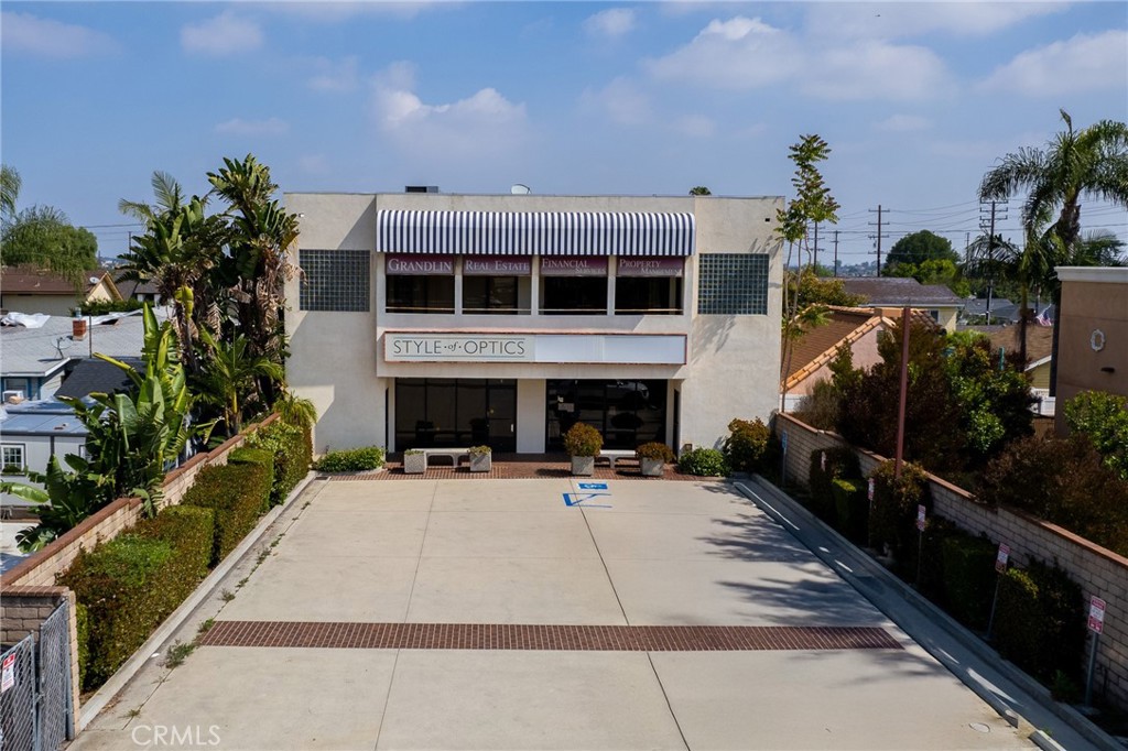 2315 Pacific Coast Property Photo 3
