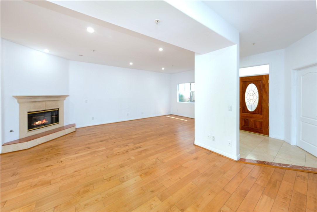 455 W Wilson 2 Property Photo 4