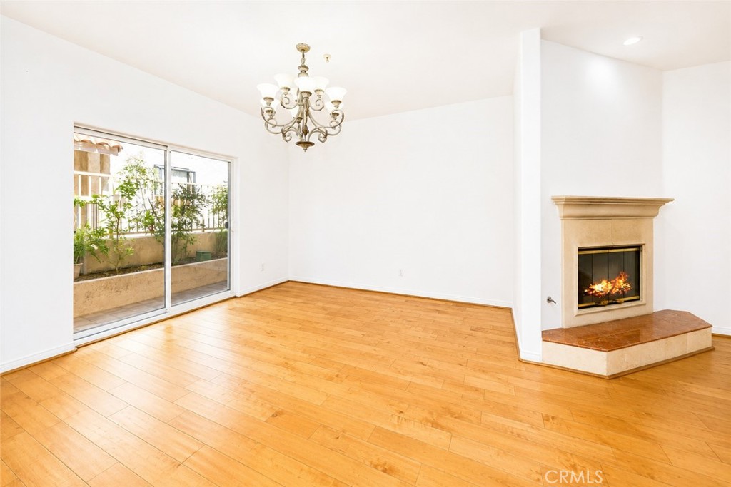 455 W Wilson 2 Property Photo 6
