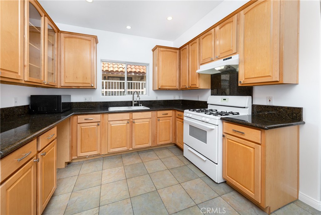 455 W Wilson 2 Property Photo 8
