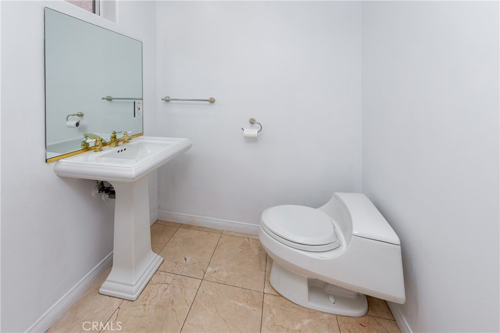 455 W Wilson 2 Property Photo 9