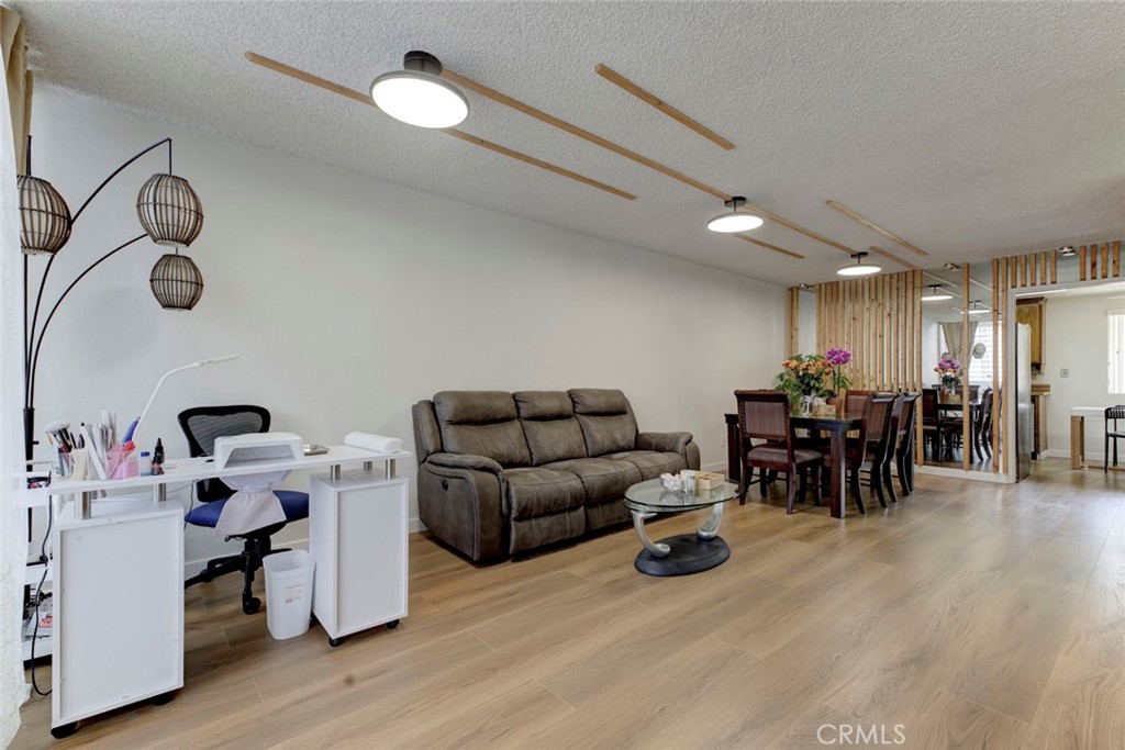 125 W Mountain Street 216 Property Photo 8