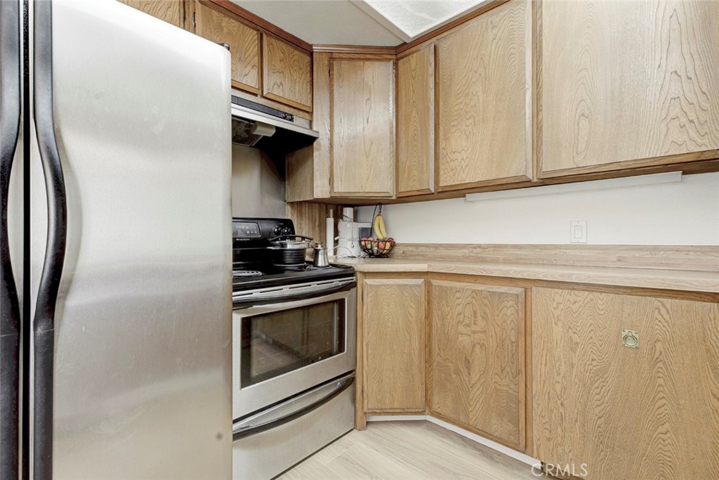 125 W Mountain Street 216 Property Photo 12