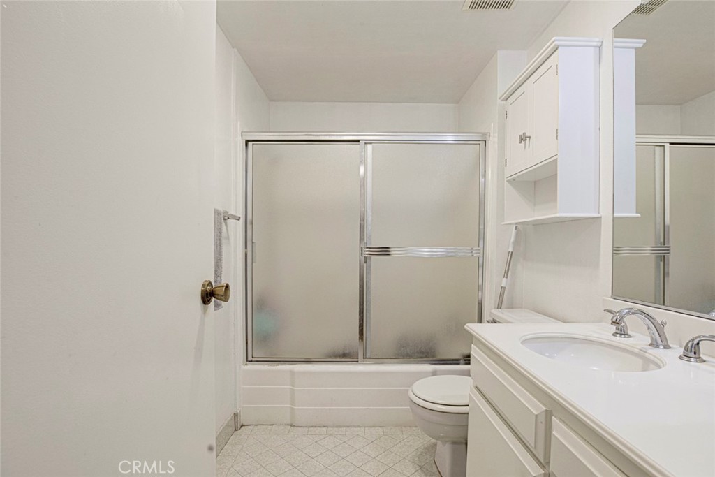 125 W Mountain Street 216 Property Photo 18