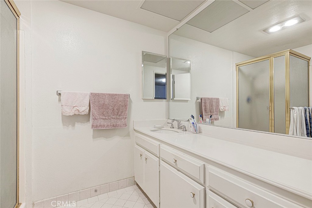 125 W Mountain Street 216 Property Photo 21