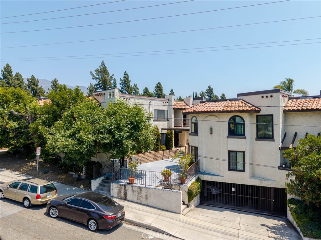 4136 Ocean View Boulevard Property Photo 1