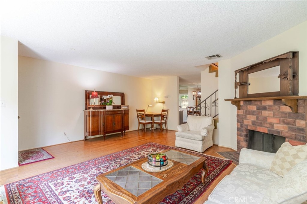 4136 Ocean View Boulevard Property Photo 6