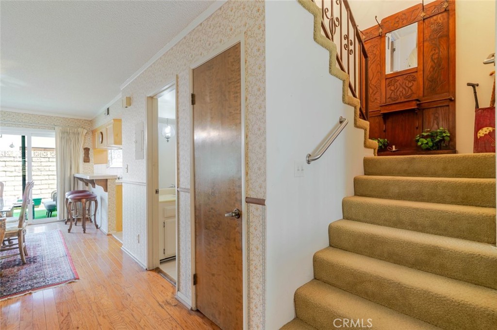 4136 Ocean View Boulevard Property Photo 8
