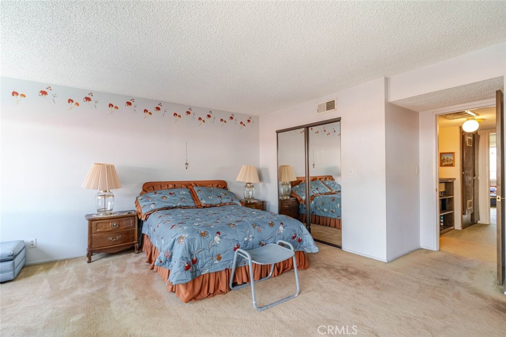 4136 Ocean View Boulevard Property Photo 15