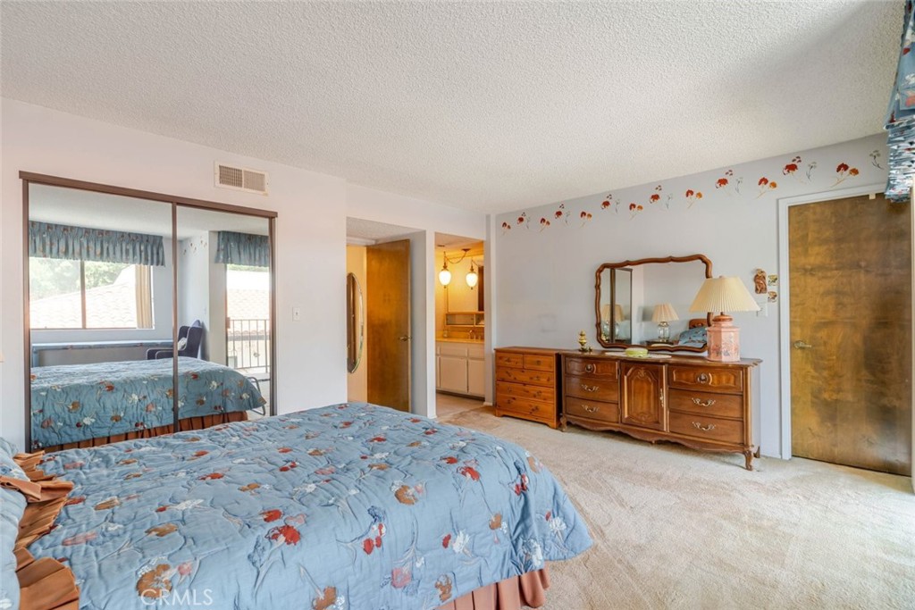 4136 Ocean View Boulevard Property Photo 16