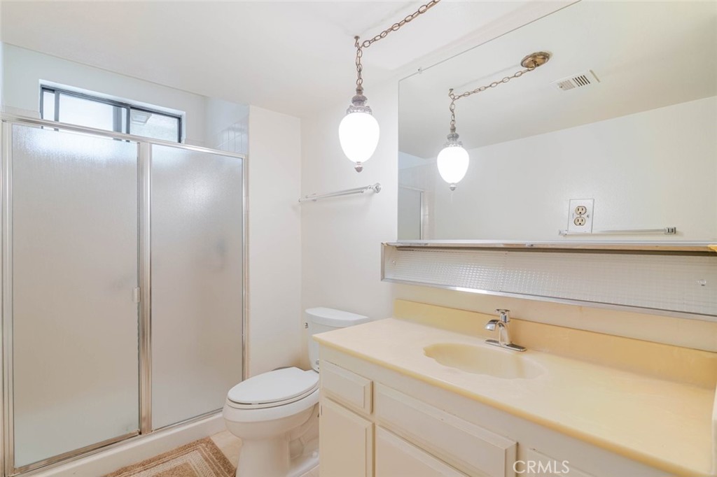 4136 Ocean View Boulevard Property Photo 20