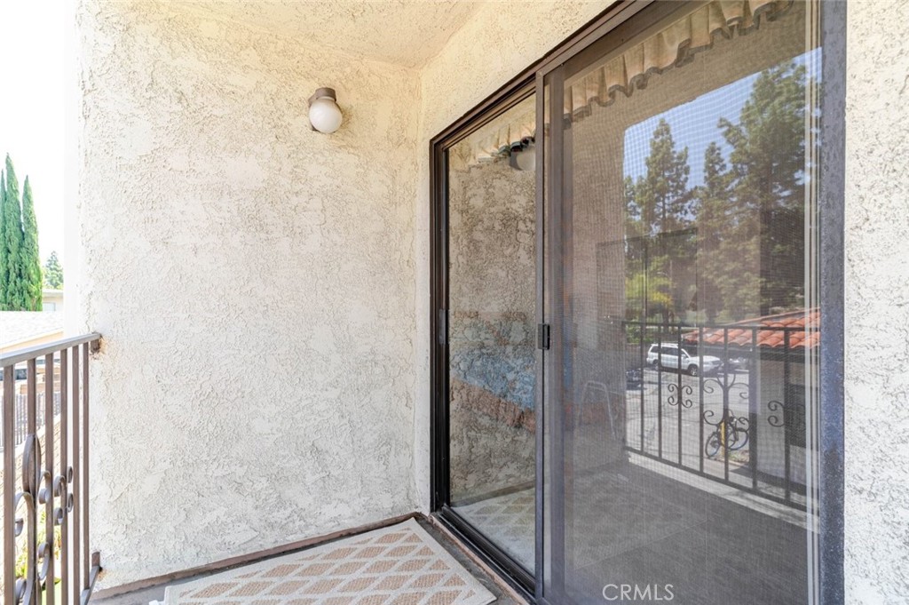 4136 Ocean View Boulevard Property Photo 23