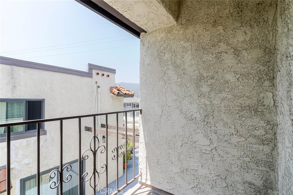 4136 Ocean View Boulevard Property Photo 24