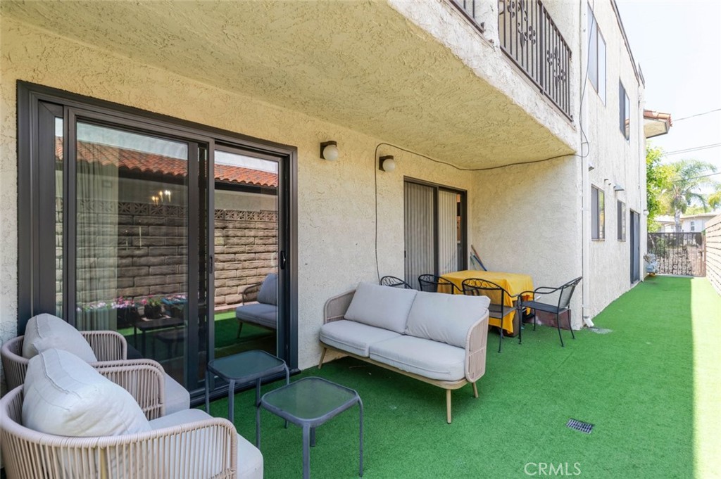 4136 Ocean View Boulevard Property Photo 25