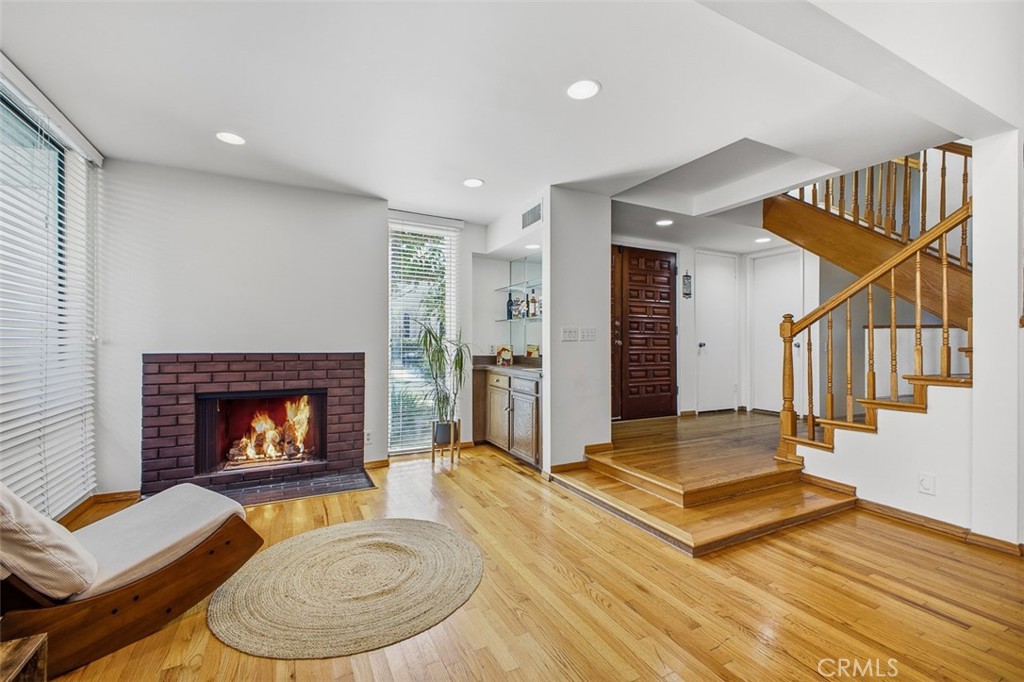 5305 White Oak Avenue D Property Photo 11
