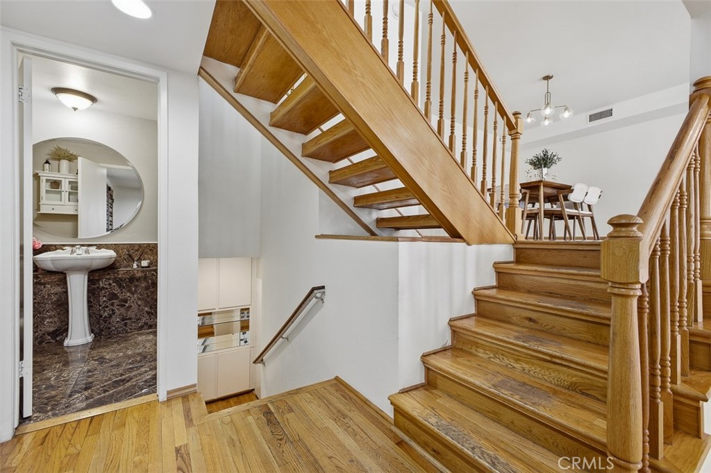 5305 White Oak Avenue D Property Photo 12