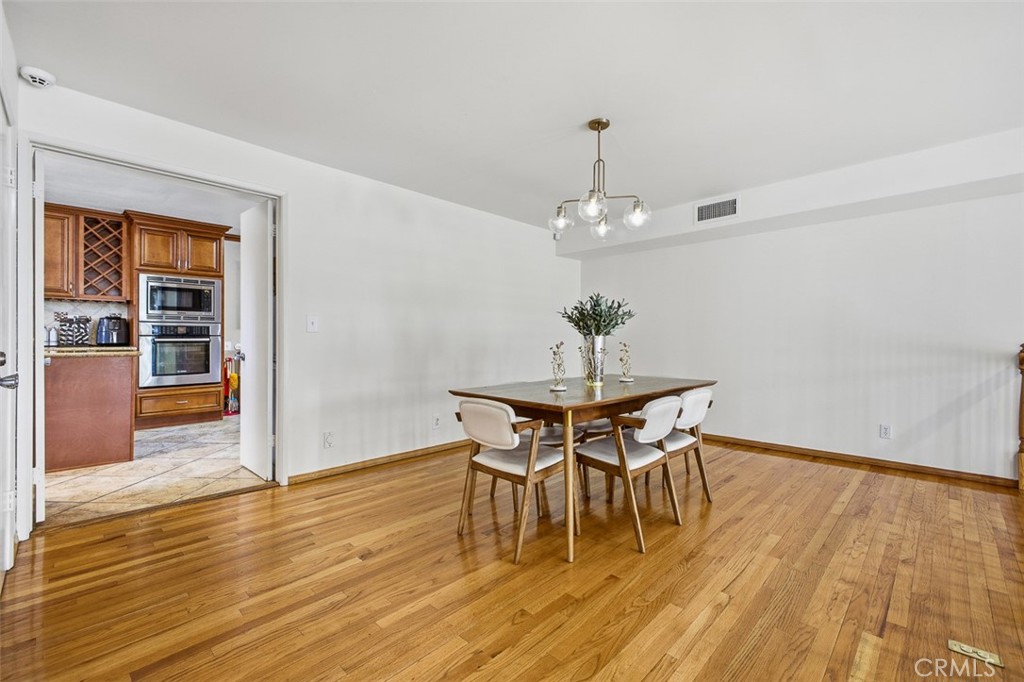 5305 White Oak Avenue D Property Photo 13