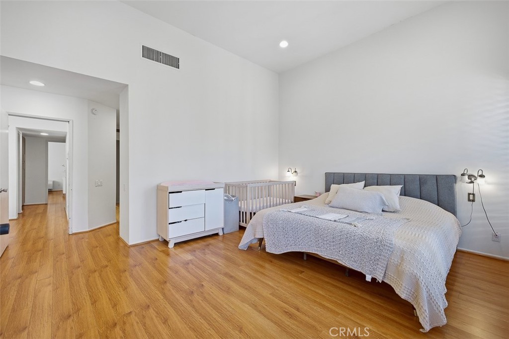 5305 White Oak Avenue D Property Photo 22
